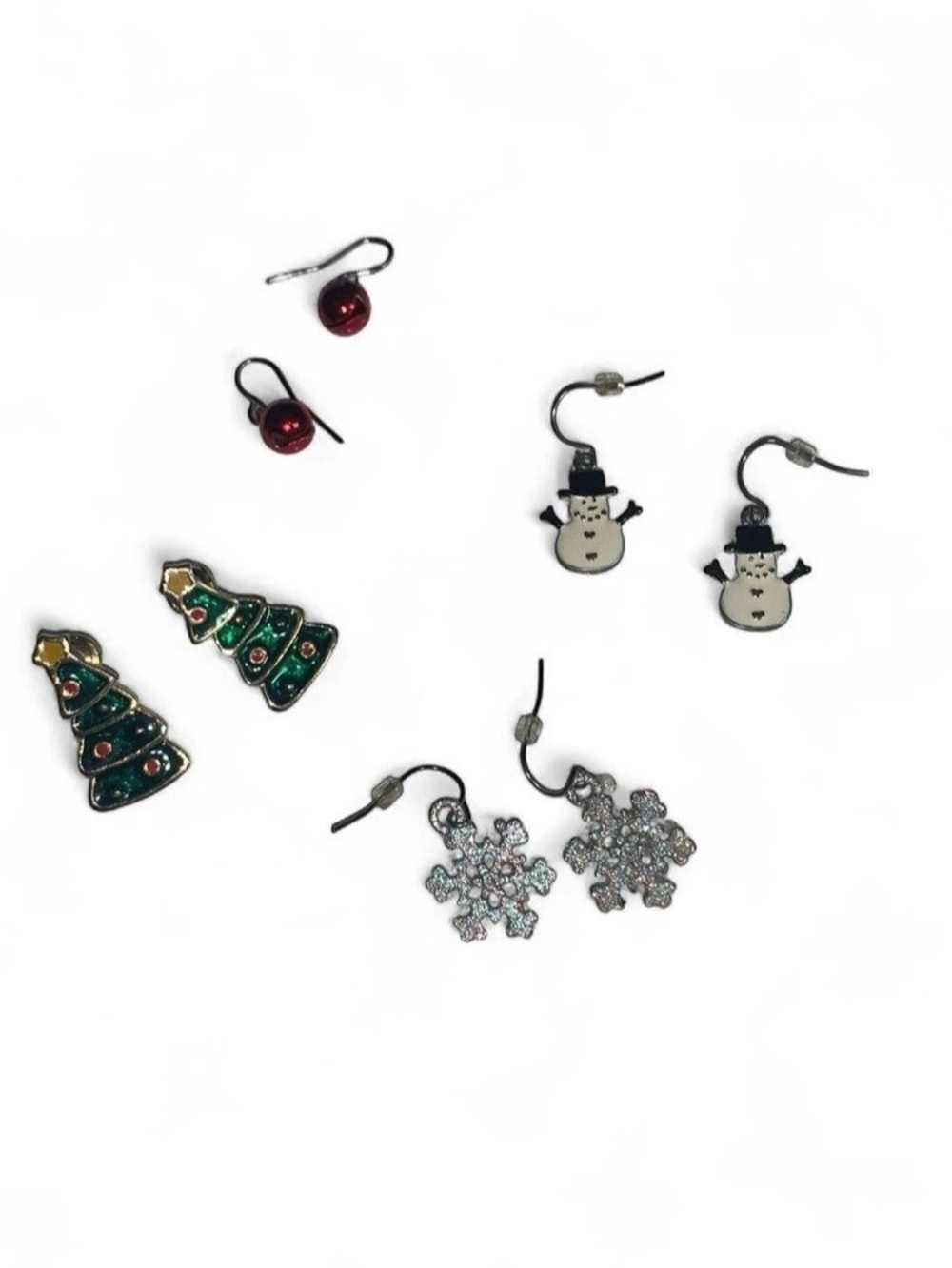 Holiday theme earrings